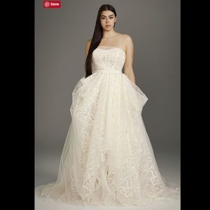 CLEARANCE White VERA WANG Stencil Sequin Wedding Gown